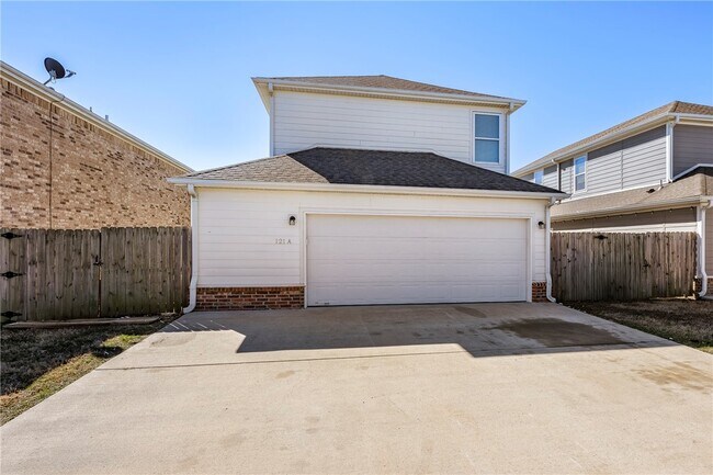 Building Photo - 121 Carrington Ave