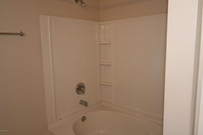 Building Photo - 584 Crystal Way