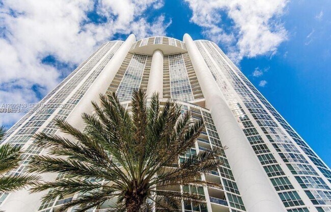 Building Photo - 18201 Collins Ave