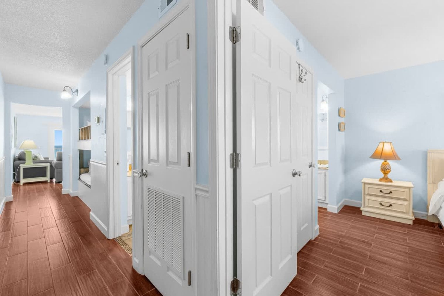 Building Photo - 8743 Thomas Dr