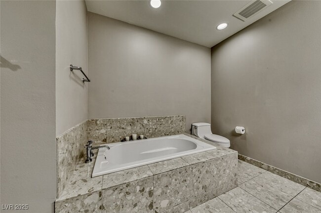 Building Photo - 4575 Dean Martin Dr