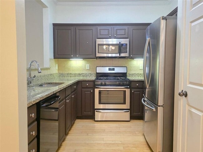 Building Photo - 1685 Southgate Mill Dr