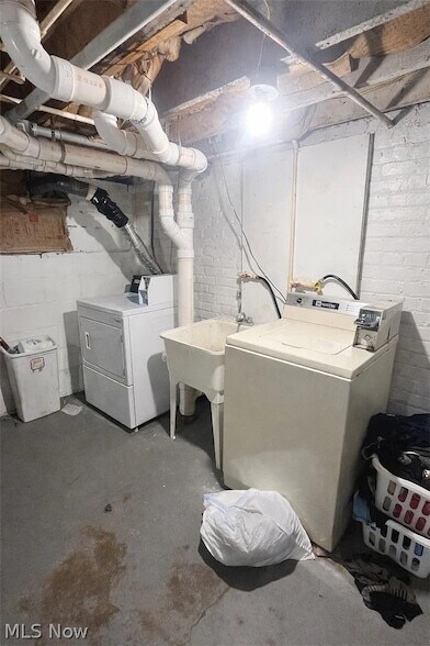 Building Photo - 1304 W 64th St