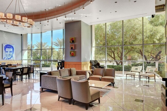 Building Photo - Turnberry Towers 1904E-Strip/Golf/City Views from this Fully Furnished 1Bd Residence