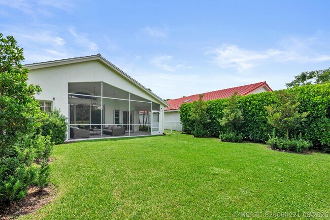 Building Photo - 1839 S Club Dr