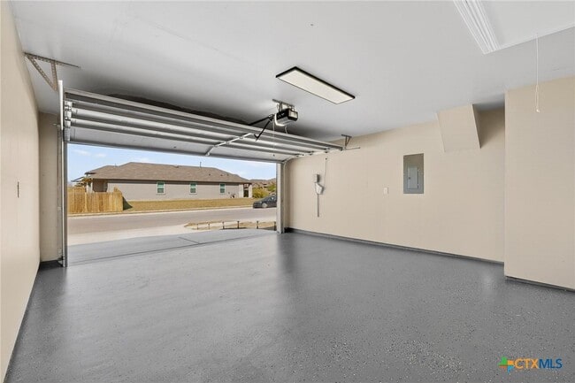 Building Photo - 218 Sickle Lp