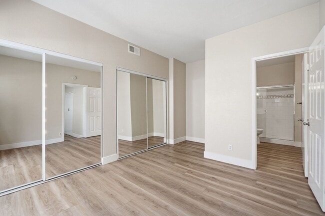 Building Photo - 610 Heliotrope Ave