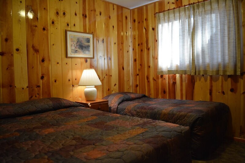 Building Photo - 237 E White Mountain Blvd