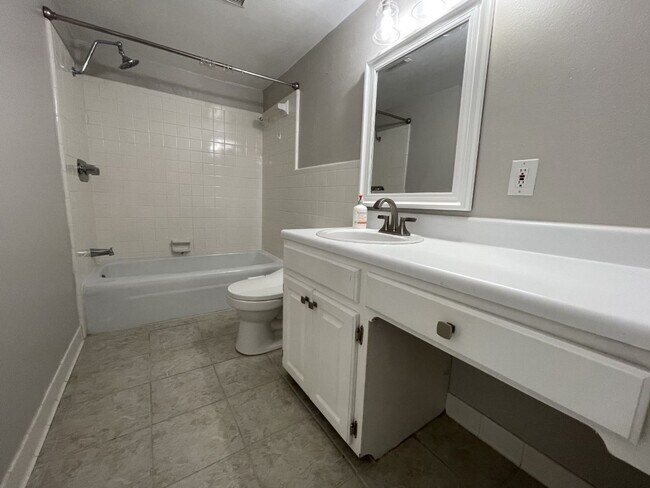 Building Photo - For Lease - 2BR/1BA at Landmark Condominiums!