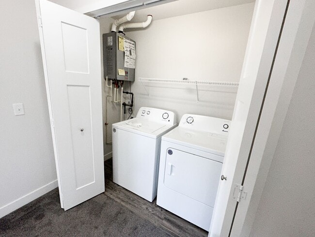 Building Photo - 3 Bed / 2.5 Bath Townhome for rent in Cottage Grove!