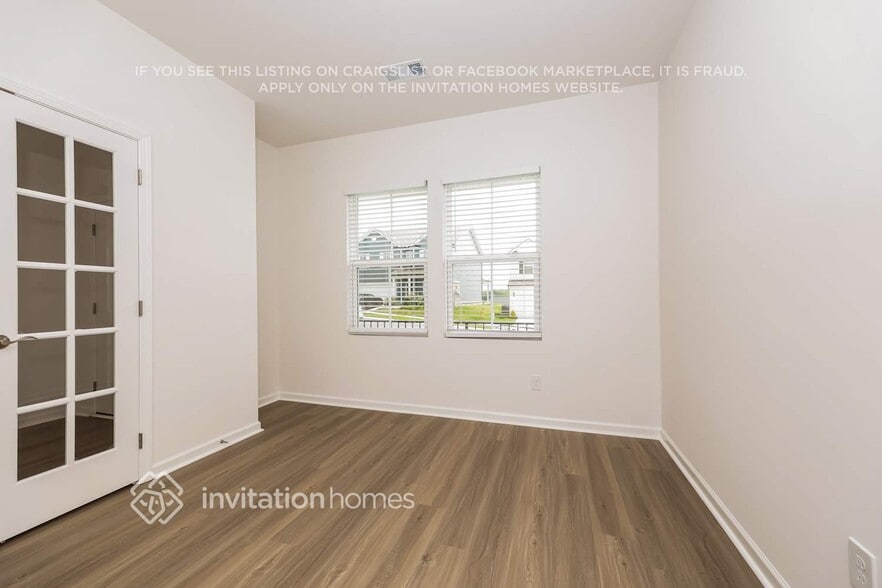 Building Photo - 430 Jet Strm Dr