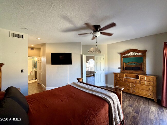 Building Photo - 10232 N 12th Ct