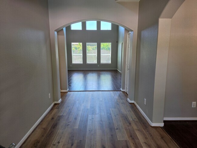 Building Photo - 20676 Oakhurst Meadows Dr