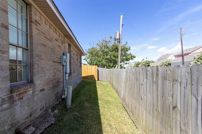 Building Photo - 46 Campeche Cir