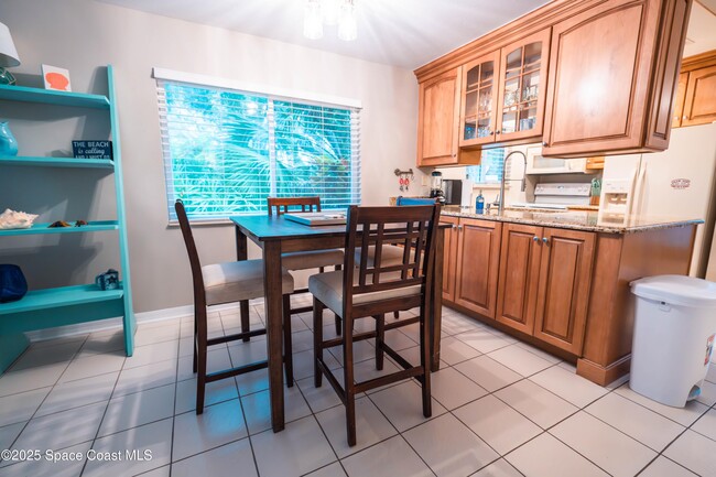 Building Photo - 8715 Camelia Ct