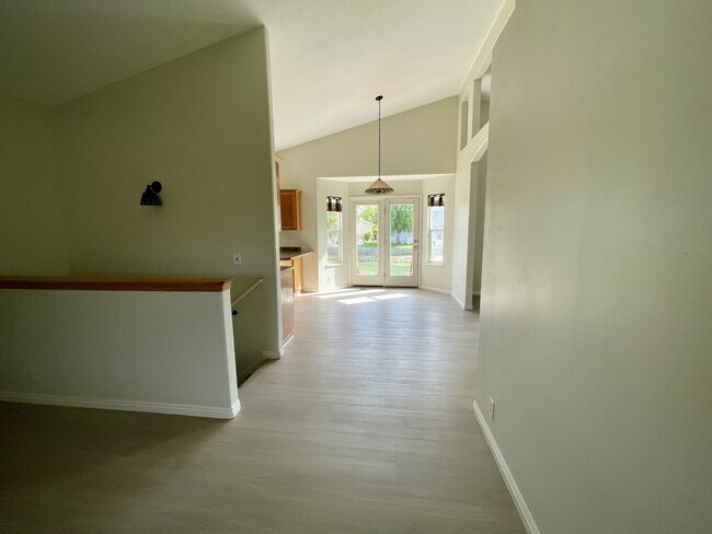 Building Photo - 134 Lakeview Dr