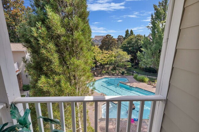Building Photo - 2-Bed, 2-Bath Condo in the Heart of Green ...