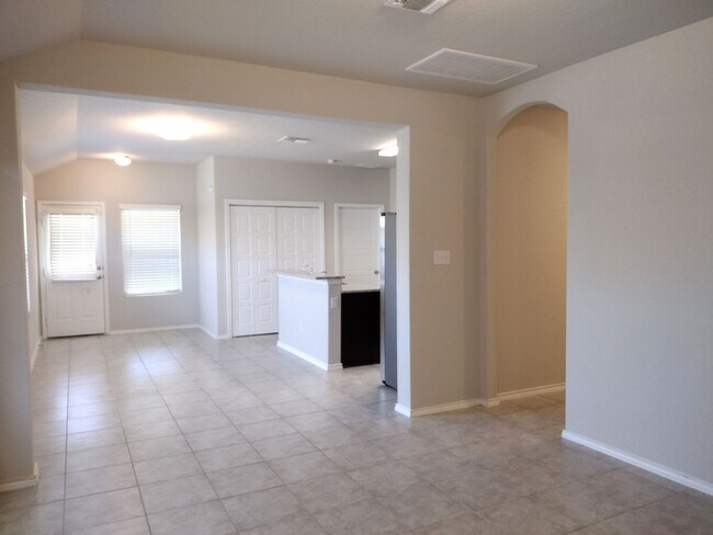 Building Photo - Fresh and Clean!!!