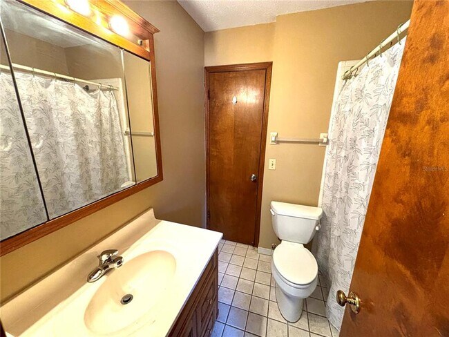 Building Photo - 5419 Twin Palms Rd