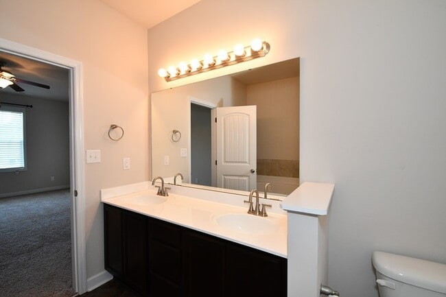 Building Photo - MOVE-IN READY Carolina Forest