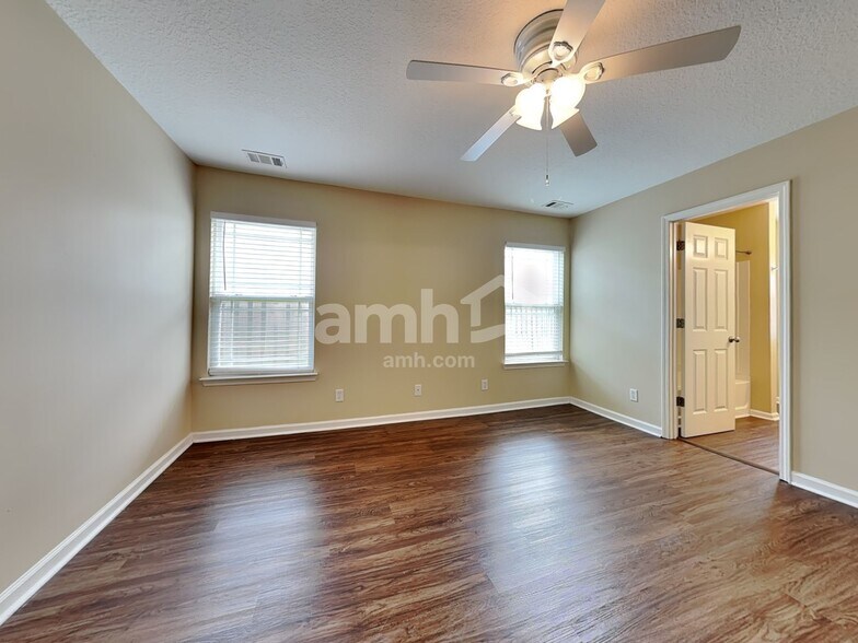 Building Photo - 177 Fox Glen Ct