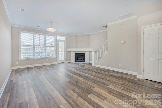 Building Photo - 210 S Cedar St