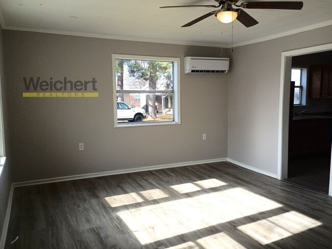 Building Photo - 2bed/1bath house for rent