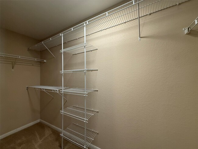 Building Photo - 7575 Kirby Dr