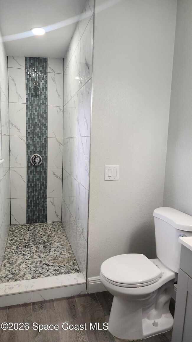 Building Photo - 102 S Christmas Hill Rd