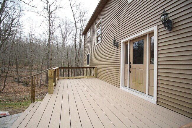 Building Photo - 38 W Mountain Ln