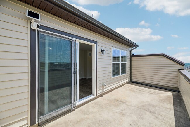 Building Photo - 7202 Mountaineer Dr