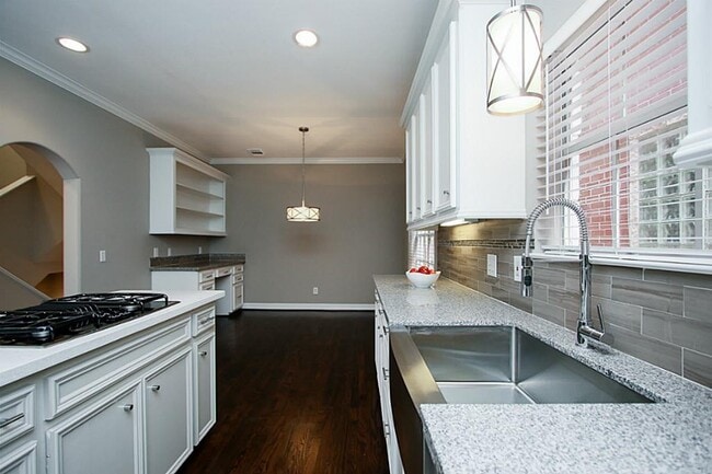 Building Photo - 1709 Peden St
