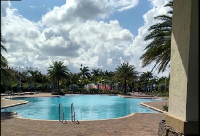 Building Photo - 3757 SE 2nd Dr