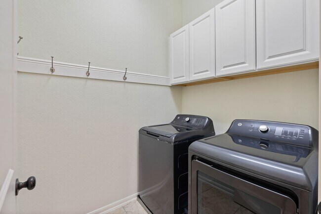 Building Photo - 174 Cheswood Forest Dr