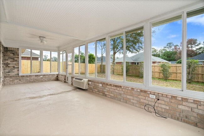 Building Photo - HEART OF DAPHNE LISTING!