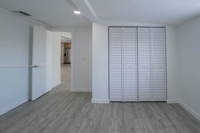 Building Photo - Hope Street, Hollywood, FL 33024 - 4 BR 2 ...