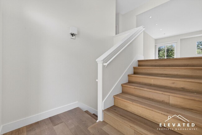 Building Photo - 9400 Chalk Hill Rd