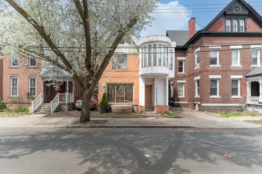 Building Photo - 26 Lynwood Pl