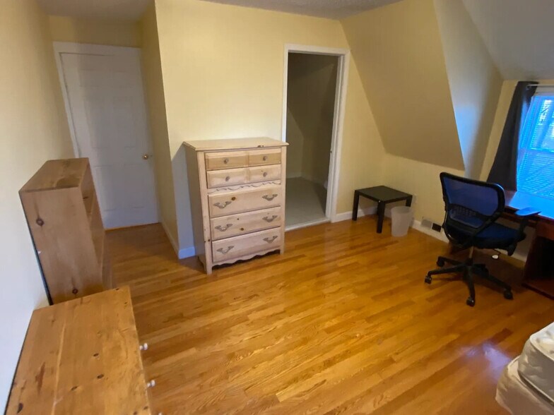 Building Photo - 27 Albion St