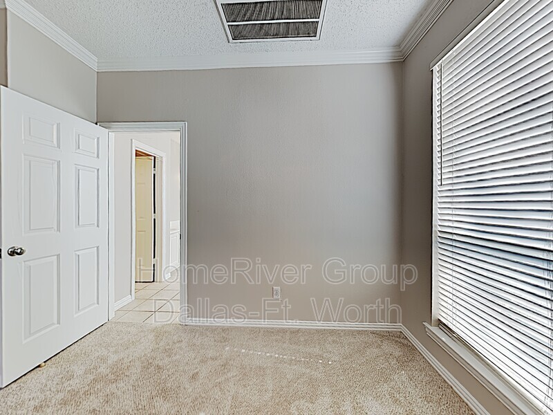 Building Photo - 14613 Waterview Cir