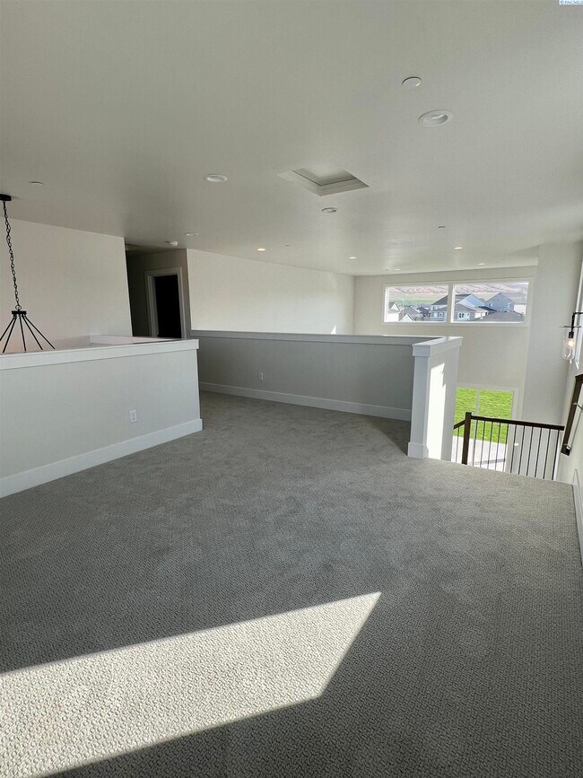 Building Photo - South Richland For Rent