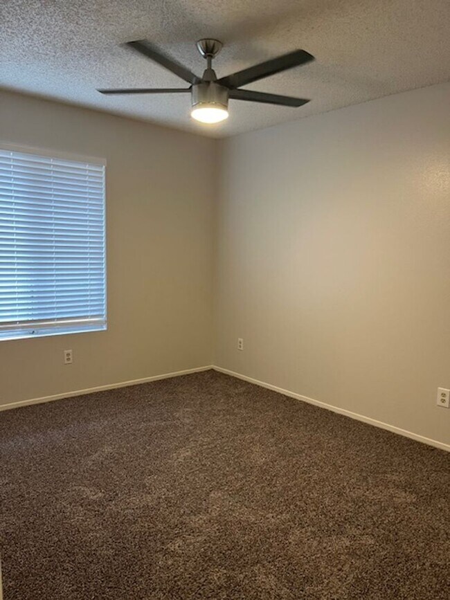 Building Photo - JR5904