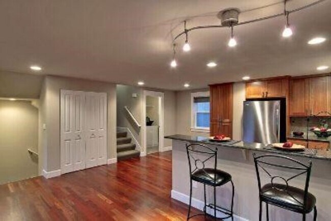 Building Photo - 1410 N 55th St
