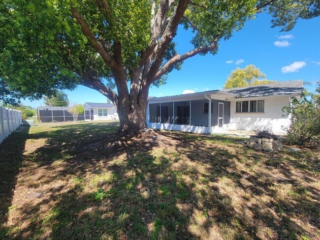 Building Photo - 10329 Castalie Dr