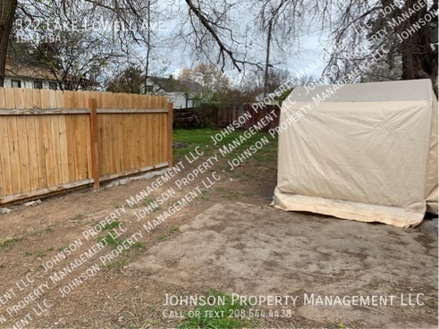 Building Photo - Quaint Nampa Cottage Home with W/D Included!