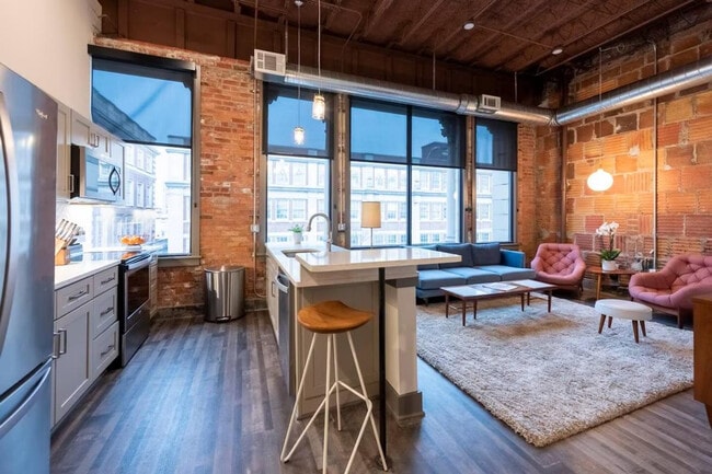 Building Photo - 350 East Ave