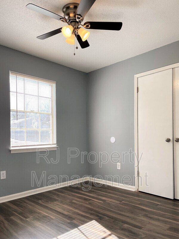 Building Photo - 3716 Bluff Wood Dr