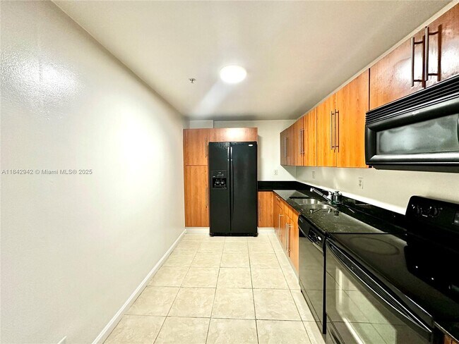 Building Photo - 3000 S Ocean Dr
