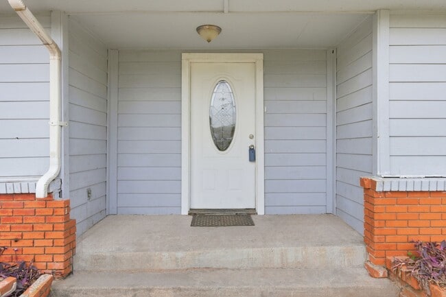 Building Photo - 2411 Leffingwell St