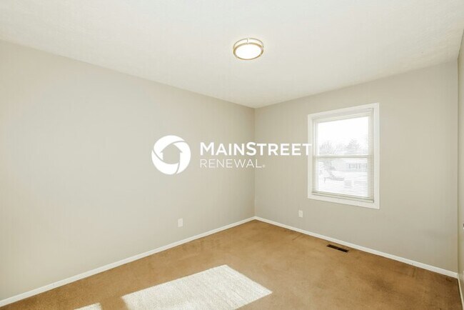 Building Photo - 3 Bedroom Pet-Friendly Home in Indianapolis, IN with Main Street Renewal